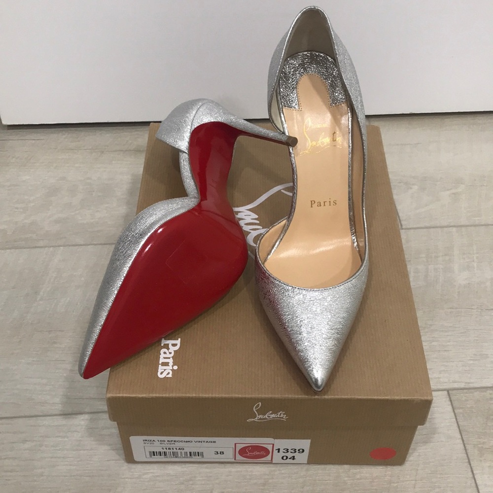 Auth. Christian Louboutin pumps